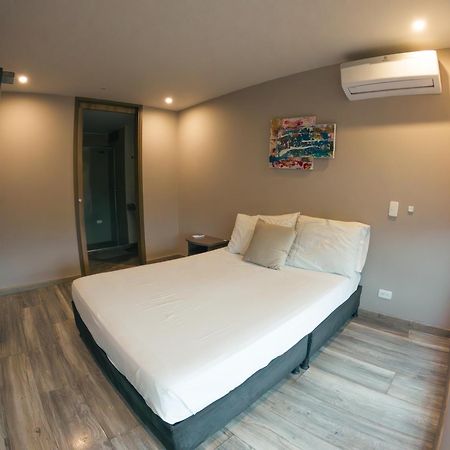 Santorini Aparta Hotel Pereira Esterno foto